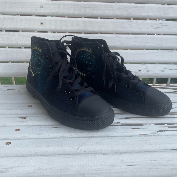 Hightop Shoes Moon Star Design Raad Shop - Picture 2 of 6